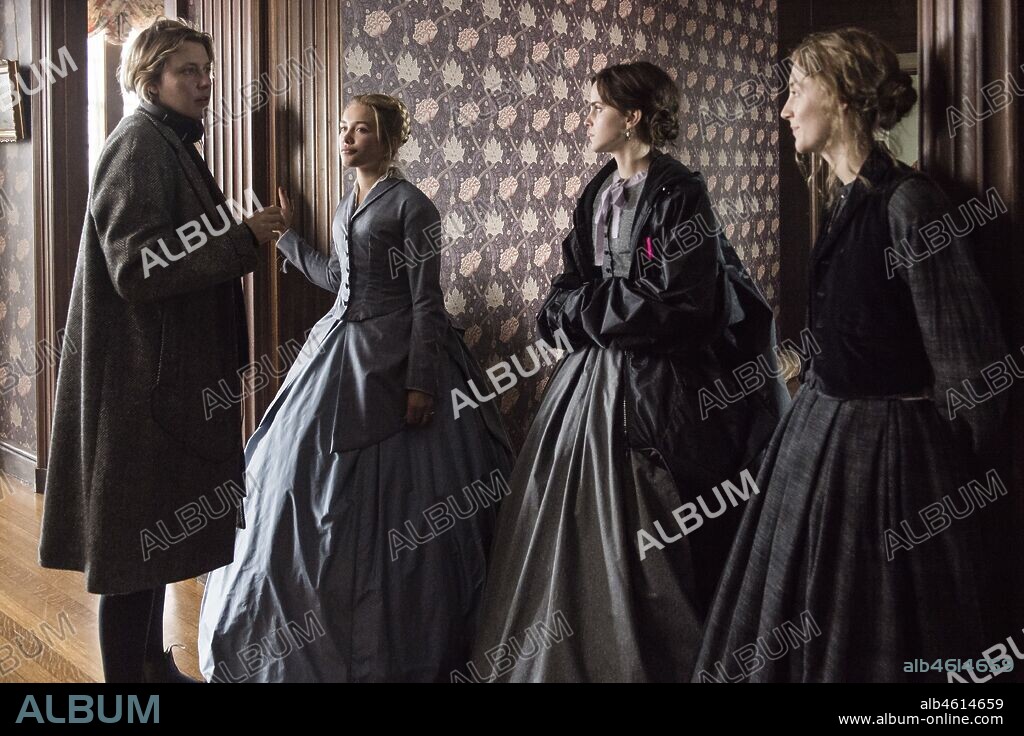 EMMA WATSON, FLORENCE PUGH, GRETA GERWIG and SAOIRSE RONAN in LITTLE WOMEN, 2019, directed by GRETA GERWIG. Copyright COLUMBIA PICTURES.