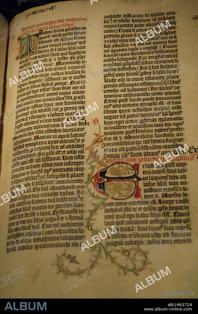 GUTENBERG, Johannes Gensfleisch, llamado (h.1397-1468). Impresor alemán, considerado el inventor de la imprenta con la utilización de los caracteres móviles tipográficos. BIBLIA LATINA, llamada de 42 líneas ("BIBLIA DE GUTENBERG") (1448-1455). PAGINA DEL EJEMPLAR CONSERVADO EN EL CENTRO RAMSON DE LA UNIVERSIDAD DE TEXAS. AUSTIN. Estado de Texas. Estados Unidos.