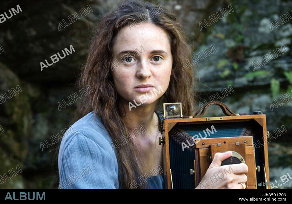 MARESI RIEGNER in MONTE VERITA, 2021, directed by STEFAN JAGER. Copyright Tellfilm / KGP Kranzelbinder Gabriele Production.