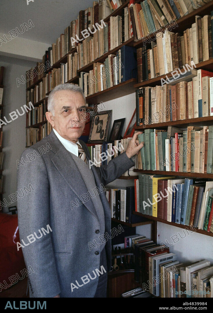 GARCIA PELAYO ALONSO, MANUEL. POLITICO Y JURISTA ESPAÑOL.1909-1991. FOTO DE 1988. PRESIDENTE DEL TRIBUNAL CONSTITUCIONAL.