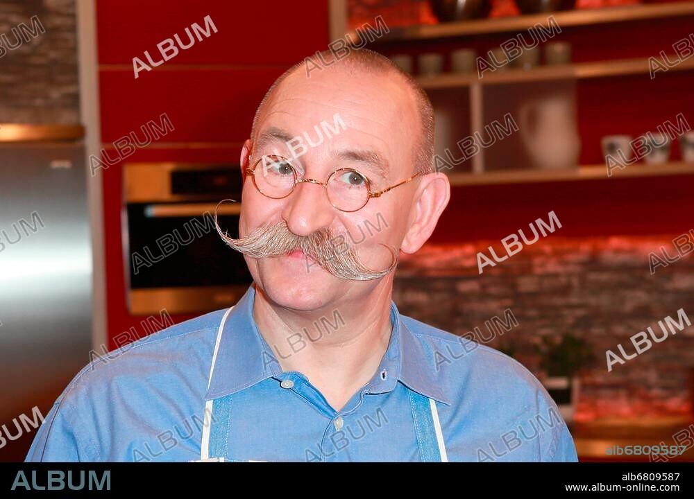 Horst Lichter bei der TV-Koch-Show Lafer! Lichter! Lecker! am in Hamburg. Aufzeichnung fuer die Sendung am 26.04.2014 am 02.03.2014. KEINE PERSOENLICHKEITSRECHTE VORHANDEN, NUR FUER REDAKTIONELLE VERWENDUNG, KEINE WERBUNG. KEINE WEITERGABE AN DRITTE.