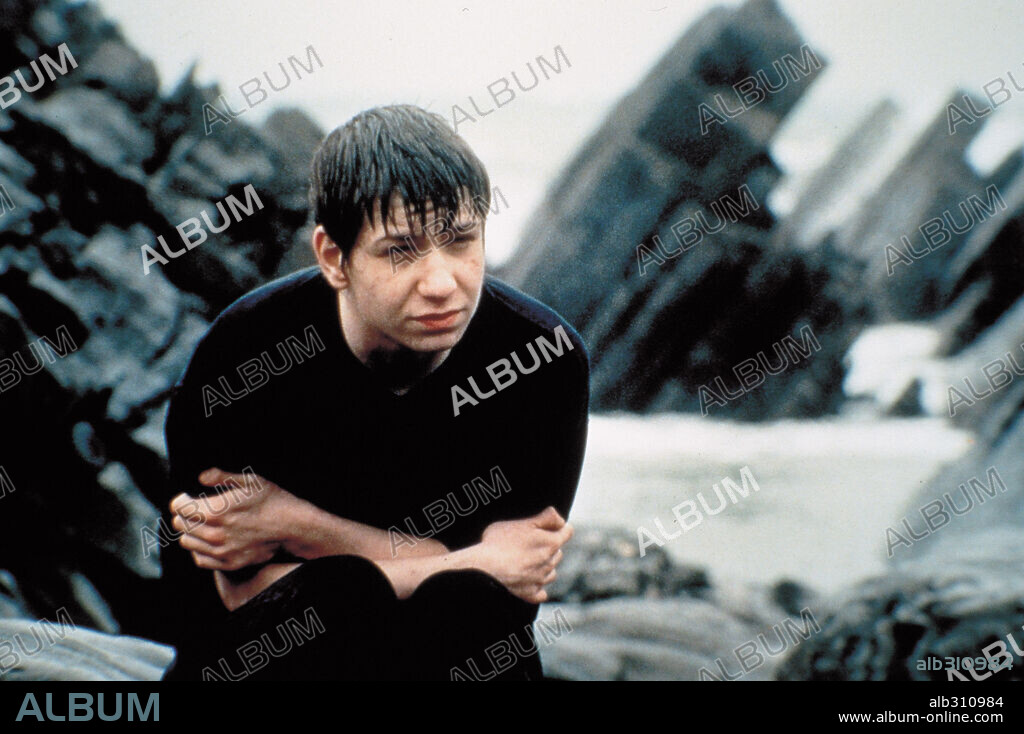 FREDDIE CUNLIFFE en LA ZONA OSCURA, 1999 (WAR ZONE), dirigida por TIM ROTH.