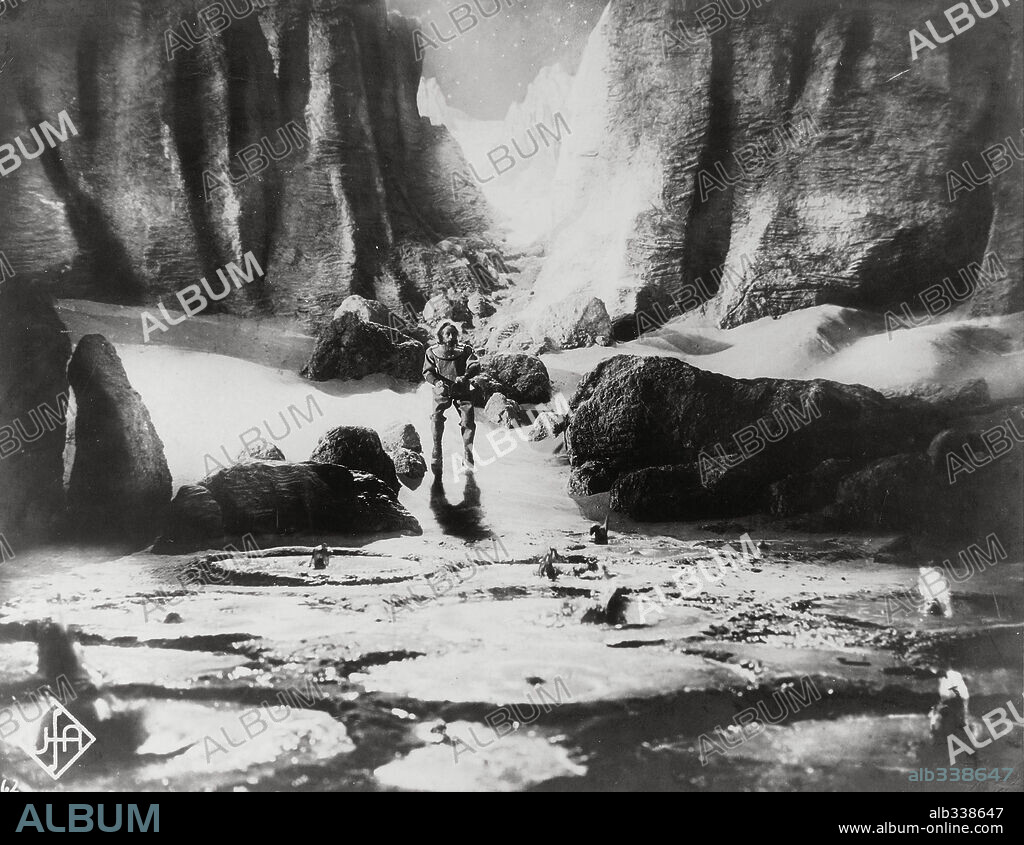 WOMAN IN THE MOON, 1929 (FRAU IM MOND), directed by FRITZ LANG. Copyright U.F.A.