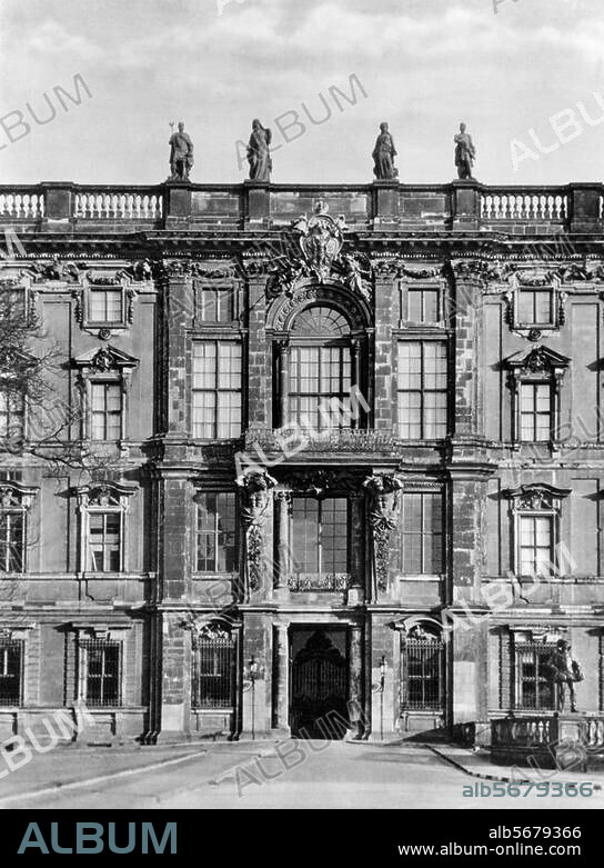 Berlin-Mitte, Berliner Schloss (Stadtschloss). Eosander-Portal, dem Lustgarten zugewandt (Portal IV, 1707 f. erbaut von J. Eosander von Göthe). Foto, um 1910.