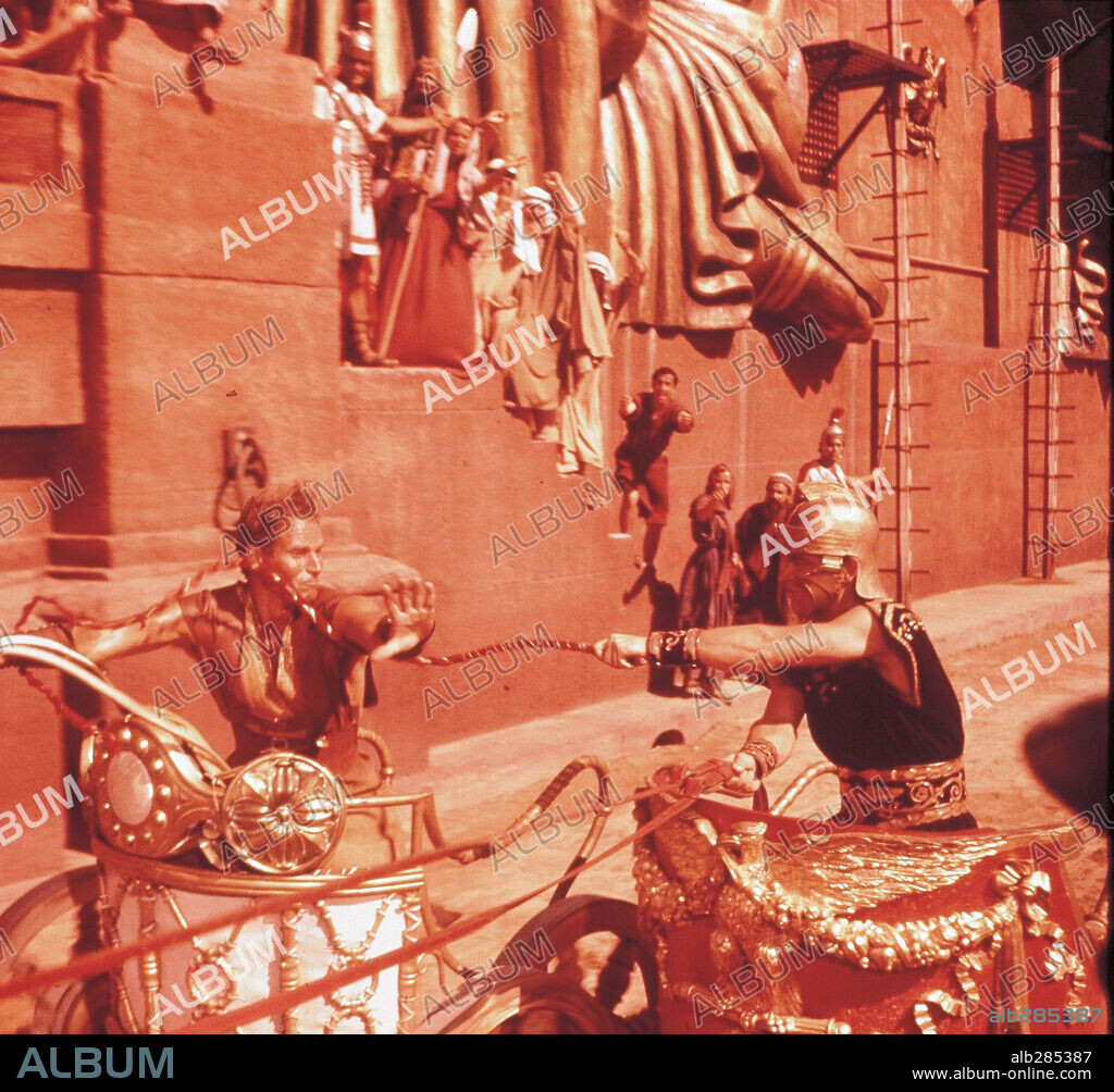 CHARLTON HESTON y STEPHEN BOYD en BEN-HUR, 1959, dirigida por WILLIAM WYLER. Copyright M.G.M.