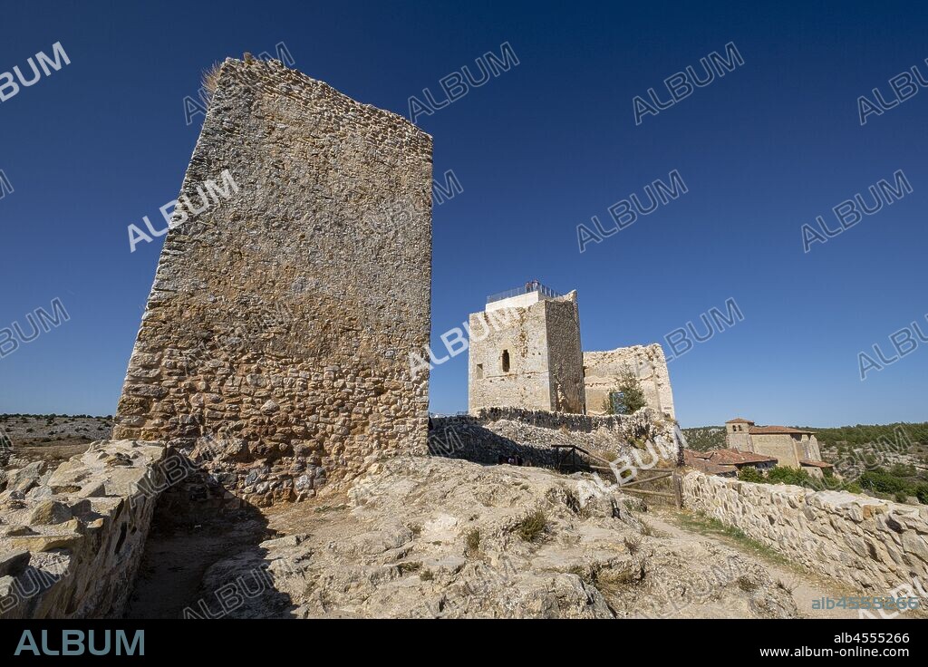 Castillo de Calatañazor, Castillo de los Padilla, Soria, Comunidad Autónoma de Castilla, Spain, Europe.