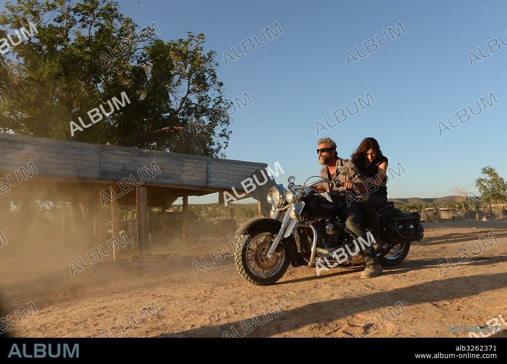 ERIN MORIARTY and MEL GIBSON in BLOOD FATHER, 2016, directed by JEAN-FRANCOIS RICHET. Copyright WHY NOT PRODUCTIONS.