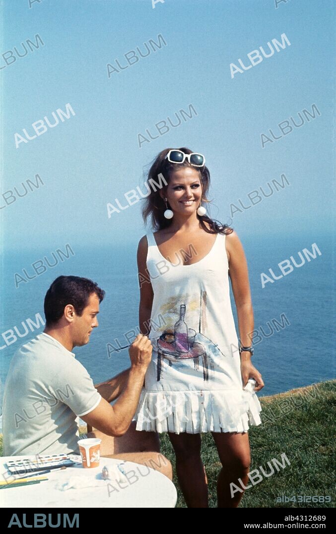 CLAUDIA CARDINALE y TONY CURTIS en NO HAGAN OLAS, 1967 (DON'T MAKE WAVES), dirigida por ALEXANDER MACKENDRICK. Copyright FILMWAYS.