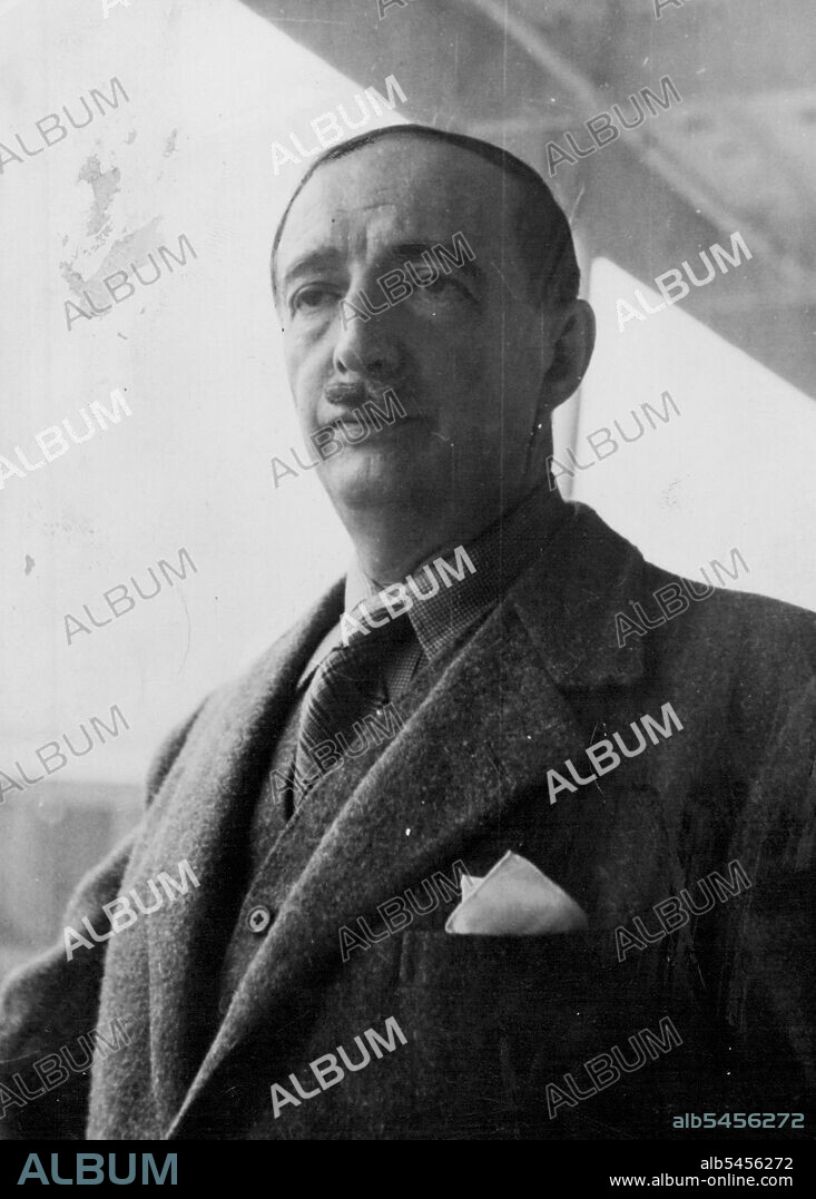 Ex-King Zog of Albania bids farewell of the City of Exeter which is taking both Zog and Geraldine expressed their where they have lived for six years. Feb. 11th. February 20, 1946. (Photo by Mirror Features).
