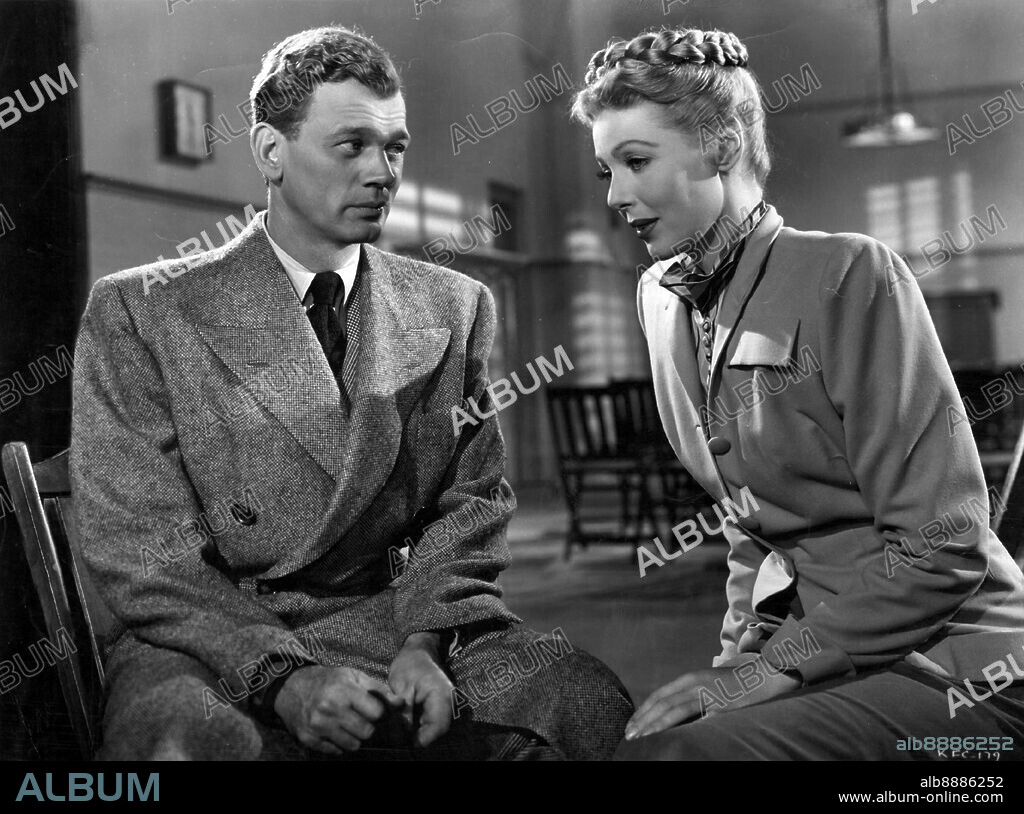 JOSEPH COTTEN and LORETTA YOUNG in THE FARMER'S DAUGHTER, 1947, directed by H. C. POTTER. Copyright RKO.