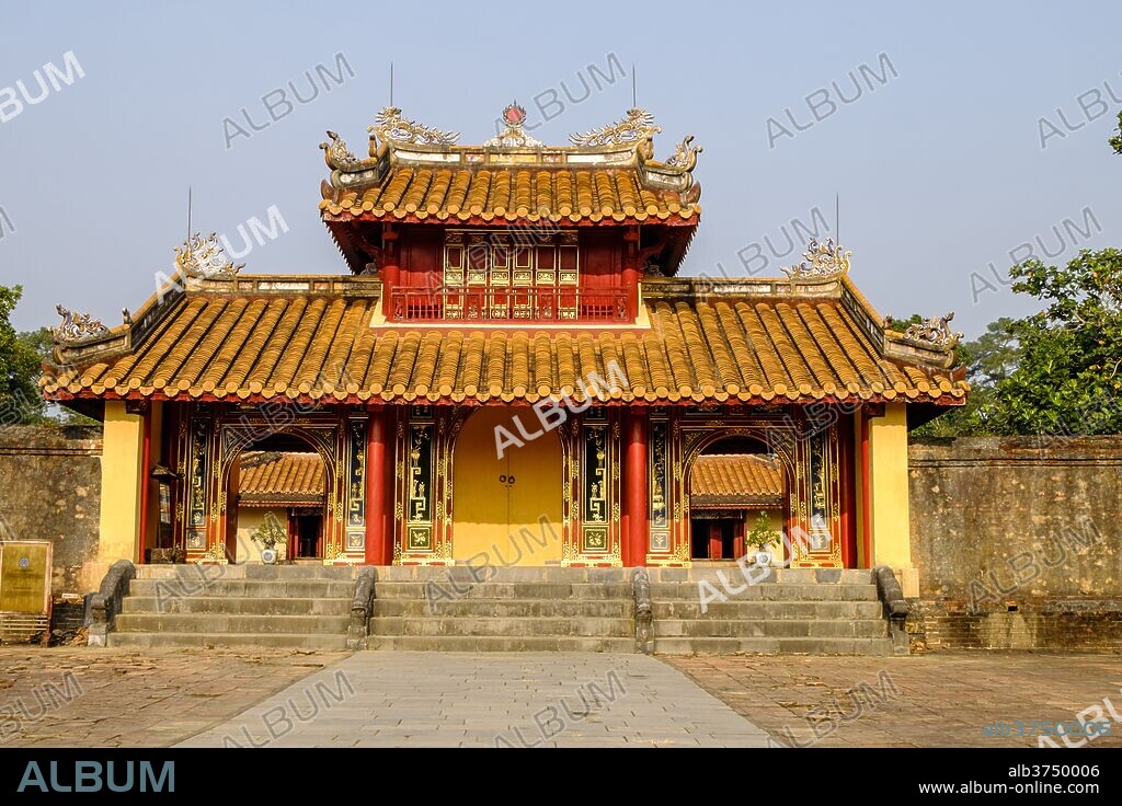 Tomb of the Emperor Minh Mang of Nguyen dynasty, built in 1840-1843, Hien Duc gate, group of Hue monuments, UNESCO World Heritage Site, Hue, Thua Thien Hue province, Vietnam, Indochina, Southeast Asia, Asia.