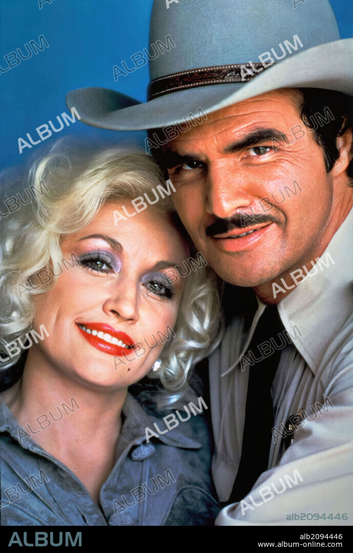 BURT REYNOLDS and DOLLY PARTON in THE BEST LITTLE WHOREHOUSE IN TEXAS, 1982, directed by COLIN HIGGINS. Copyright UNIVERSAL PICTURES.