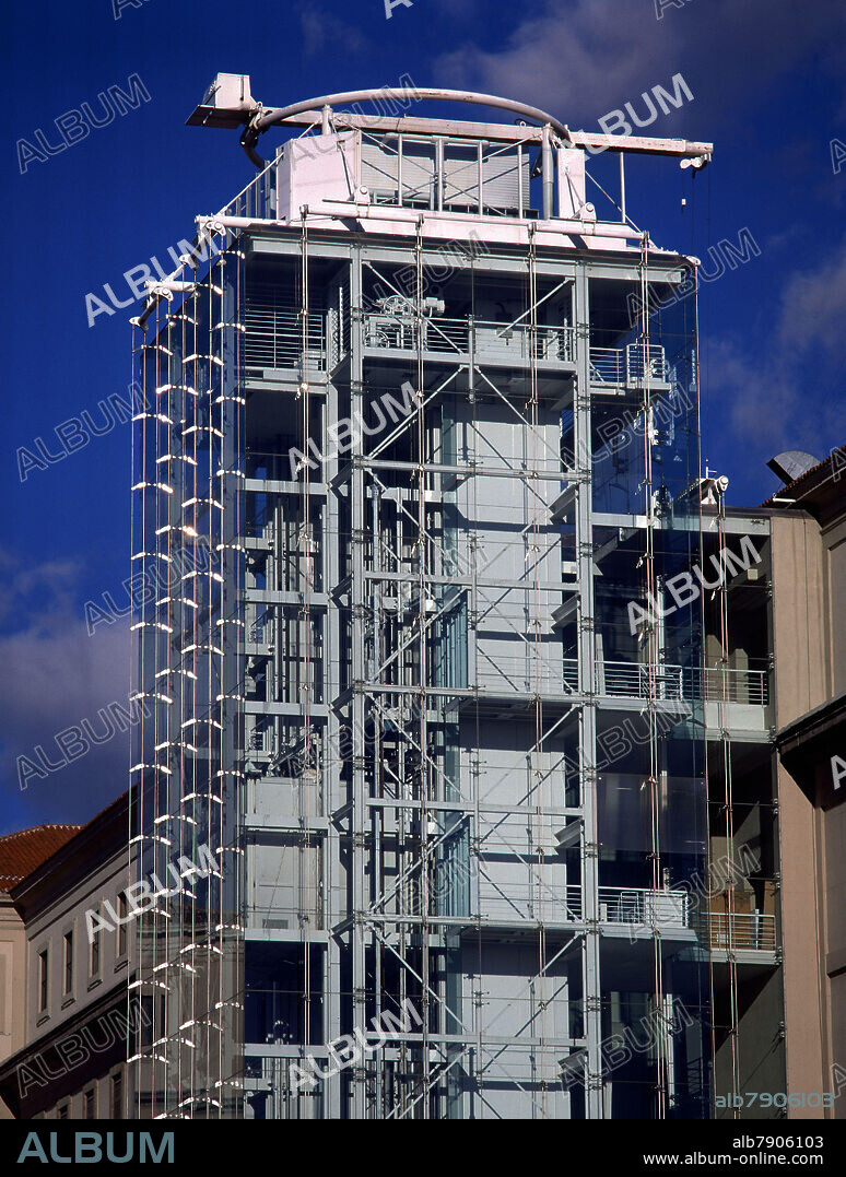 EXTERIOR - ASCENSORES -ARQUITECTURA MODERNA DE CRISTAL Y  ACERO - FOTO AÑOS 90.