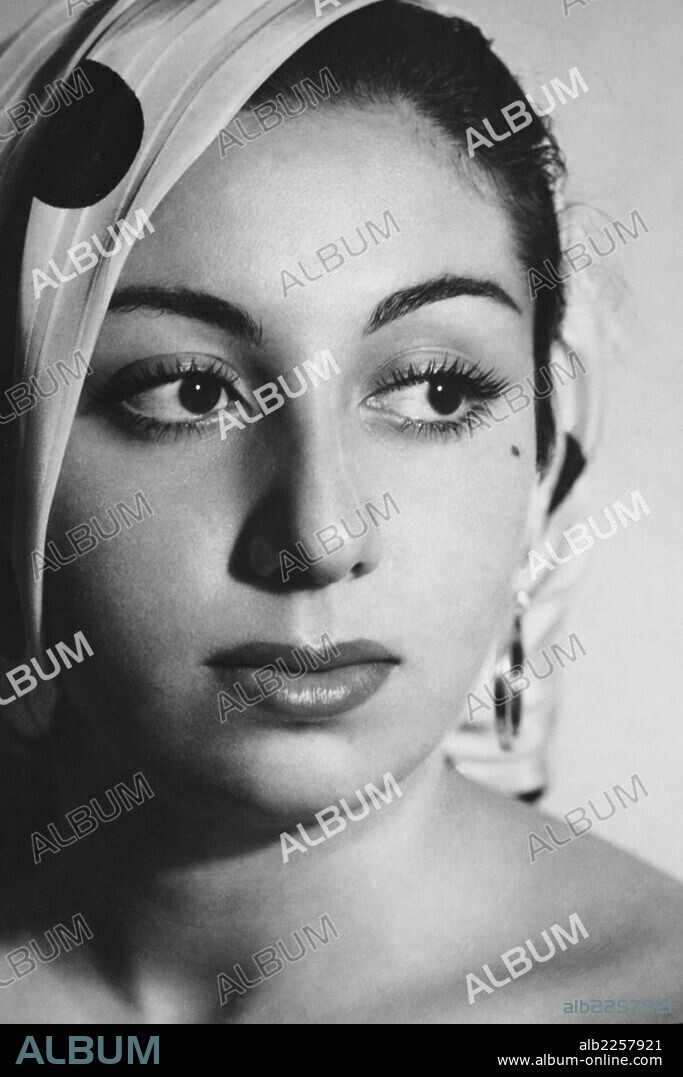 LUISA ORTEGA. CANTANTE ESPA¿OLA. SEVILLA 1936-. HIJA DE MANOLO CARACOL. FOTO PROMOCIONAL , AÑO 1961.