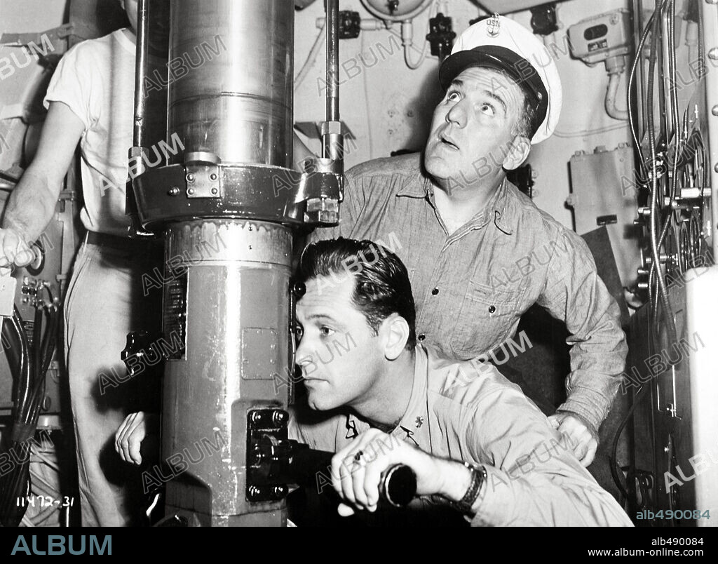 WILLIAM BENDIX and WILLIAM HOLDEN in SUBMARINE COMMAND, 1951, directed by JOHN FARROW. Copyright PARAMOUNT PICTURES.