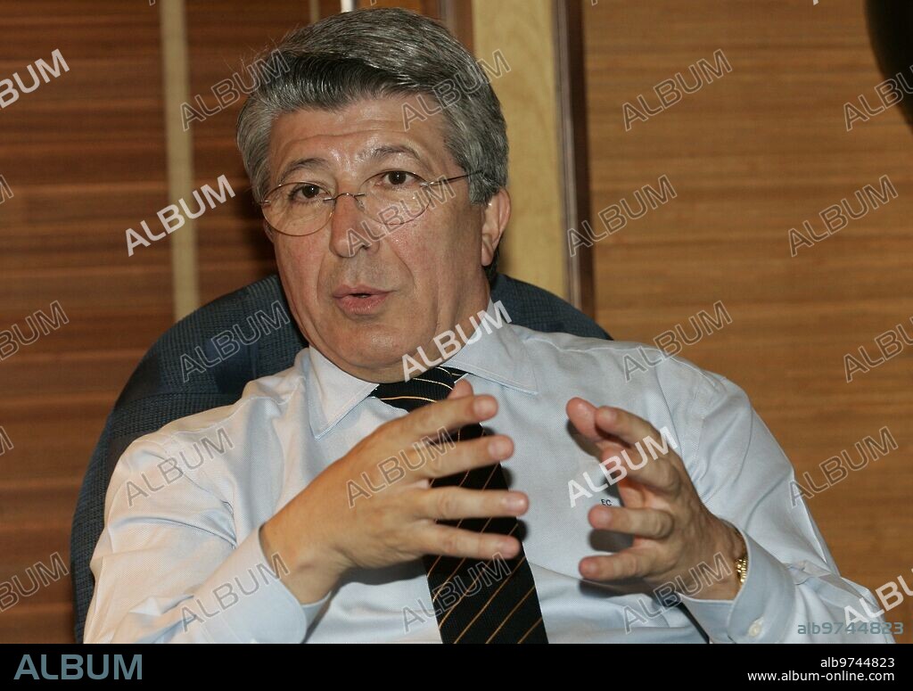 Madrid, 6/19/09.- interview with film producer Enrique Cerezo. Photo: Daniel G. López.