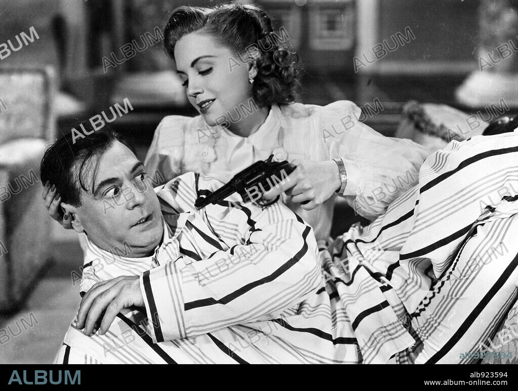 CHARITO GRANADOS and LUIS SANDRINI in EL BAÑO DE AFRODITA, 1949, directed by TITO DAVISON. Copyright FILMAX.