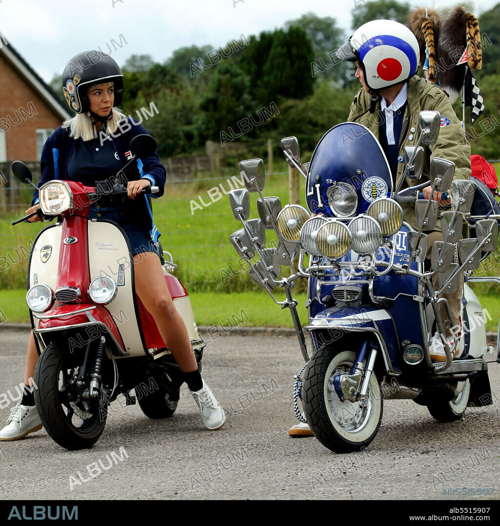 JAMES MACKIE und SACHA PARKINSON in THE PEBBLE AND THE BOY, 2021, unter der Regie von CHRIS GREEN. Copyright Now Films.
