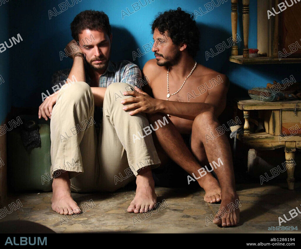 CRISTIAN MERCADO et MANOLO CARDONA dans CONTRACORRIENTE, 2009, réalisé par JAVIER FUENTES-LEON. Copyright ELCALVO FILMS/DYNAMO PRODUCCIONES.