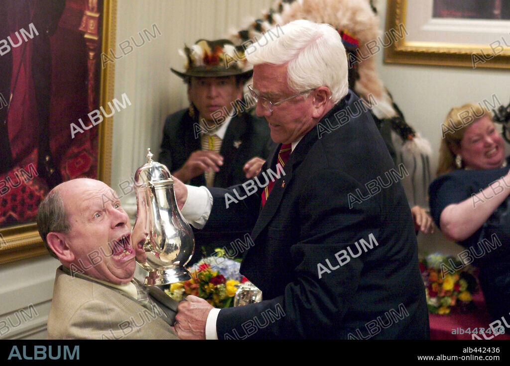 LESLIE NIELSEN in SCARY MOVIE 3, 2003, directed by DAVID ZUCKER. Copyright DIMENSION FILMS / GROSSMAN, MARNI.