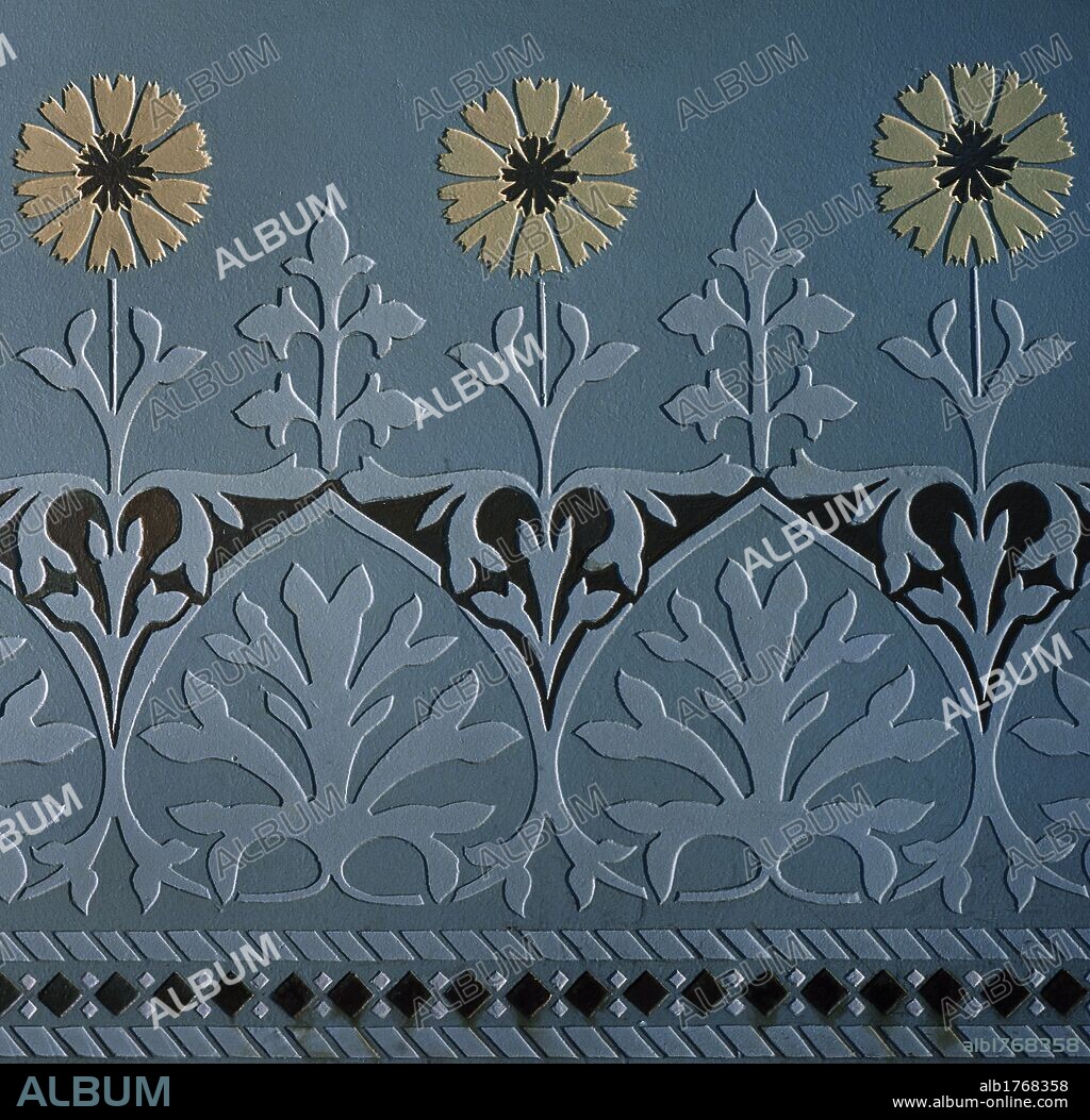 ARTE S. XIX. MODERNISMO. DOMENECH I MONTANER, LLuís (1850-1923). CENEFA ESGRAFIADA con decoración floral y vegetal, de la CASA LLEO MORERA (1902-1906). BARCELONA. Cataluña.