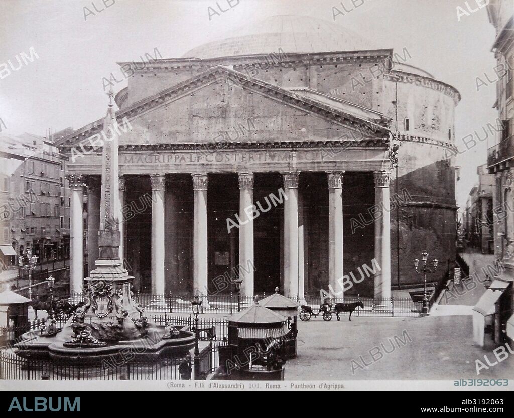 GIACOMO DELLA PORTA y APOLODORO DE DAMASCO. Roma, Panthéon d'Agrippa. Fuente del Panteón.