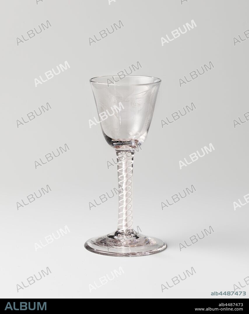Sling glass with a man and a woman at the table, Conical foot. Straight trunk with double white sling around a white stocking. Funnel-shaped chalice rounded at the bottom. On the chalice, a woman with a hat and a man with a hat sitting at a table. The man with beer glass and pipe, his right hand resting on a tobacco bag. Signed to the right below G H Hoolaart ft., anonymous, c. 1775 - c. 1800, glass, glassblowing, h 15.5 cm × d 7.7 cm.