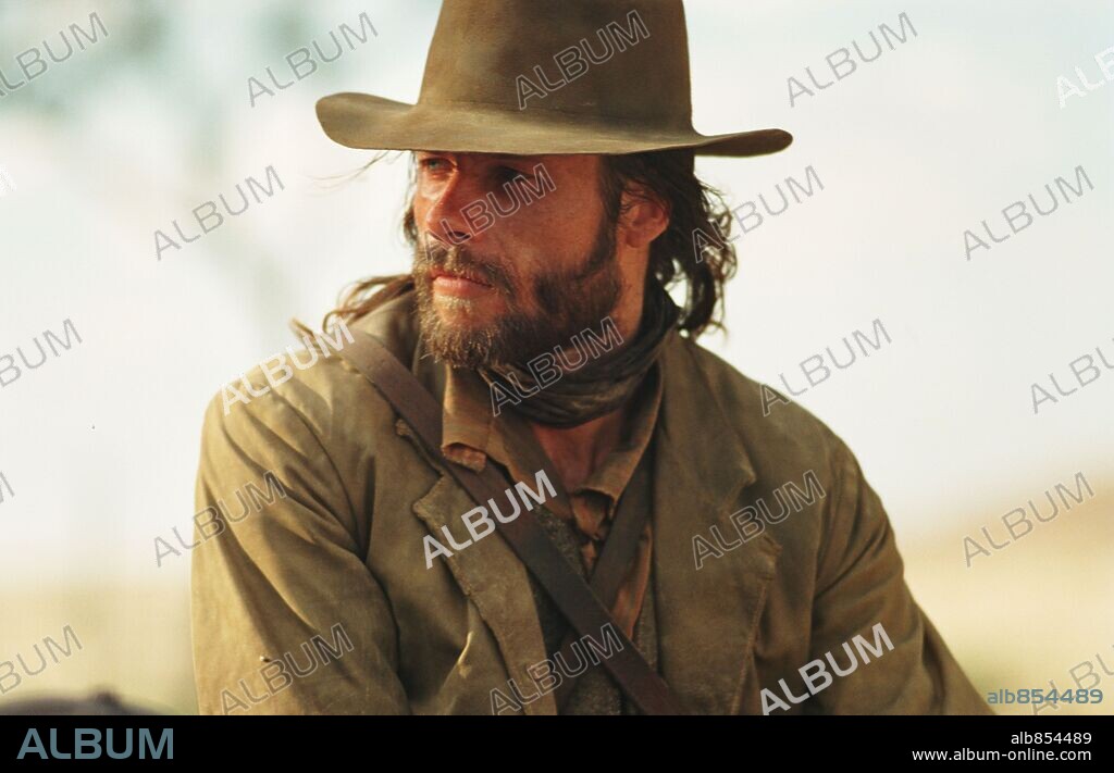 GUY PEARCE in THE PROPOSITION, 2005, directed by JOHN HILLCOAT.