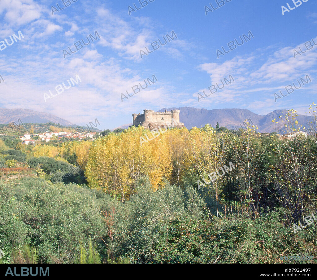 CASTILLO DE ALBURQUERQUE - 1393 - VALLE DE MOMBELTRAN- CHOPOS E HIGUERAS EN OTOÑO.