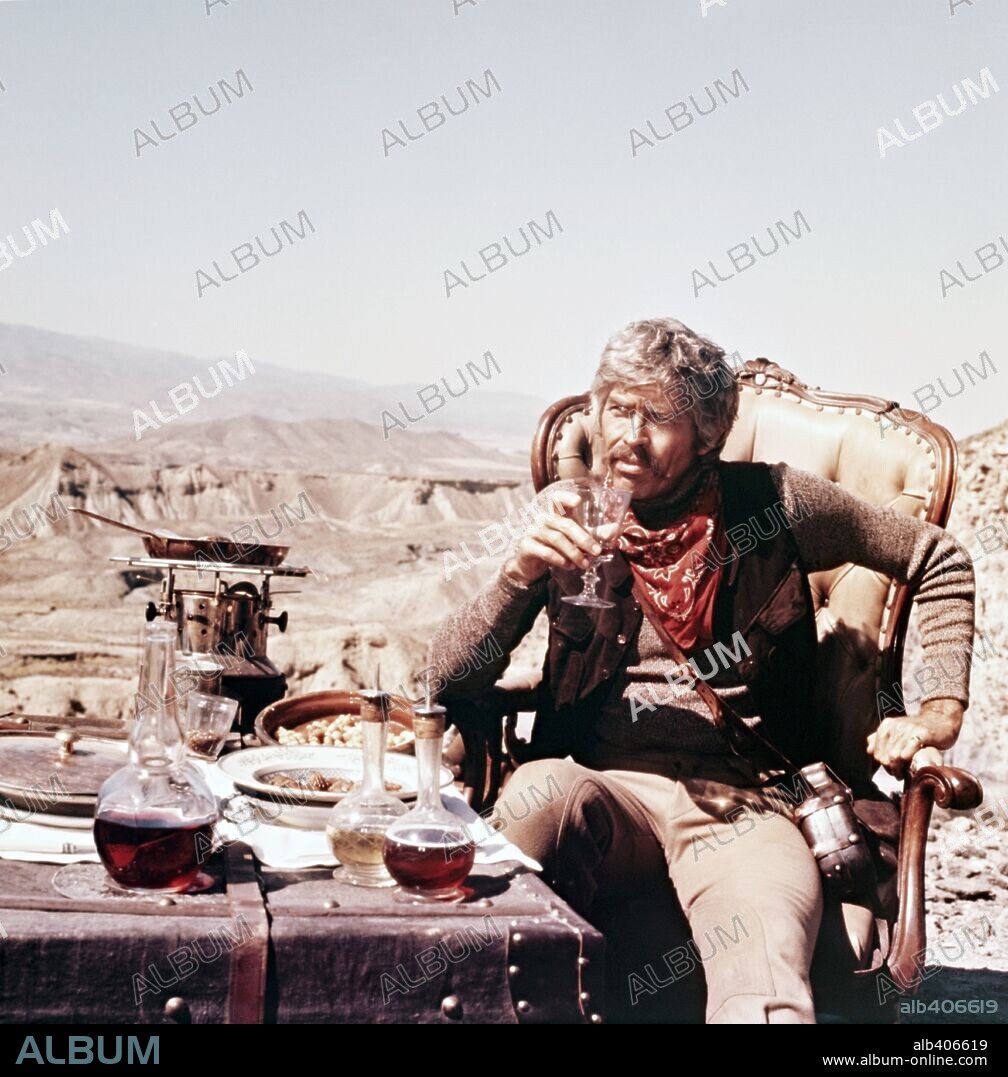 JAMES COBURN en AGACHATE, MALDITO!, 1971 (GIU LA TESTA), dirigida por SERGIO LEONE. Copyright UNITED ARTISTS.