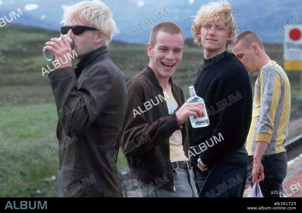 EWAN McGREGOR, EWEN BREMNER, JONNY LEE MILLER und KEVIN McKIDD in TRAINSPOTTING - NEUE HELDEN, 1996 (TRAINSPOTTING), unter der Regie von DANNY BOYLE. Copyright FIGMENT FILM/THE NOEL GAY MOTION PICTURE.