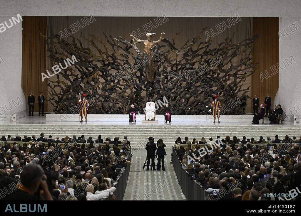 PAPA LEÓN XIV, POPE, LEO], [PREVOST, ROBERT and ROBERT PREVOST. Vatican, VATICAN: NO LIBRI** Italy, Rome, Vatican, 2025/5/12.Pope Leo XIV during an audience to representatives of the media, at Paul-VI hall in The Vatican. Photograph by VATICAN MEDIA / Catholic Press Photo (Credit Image: © Vatican Media/IPA via ZUMA Press).