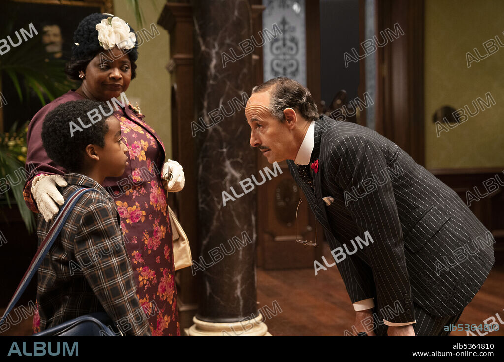 JAHZIR BRUNO, OCTAVIA SPENCER y STANLEY TUCCI en LAS BRUJAS DE ROALD DAHL, 2020 (THE WITCHES), dirigida por ROBERT ZEMECKIS. Copyright WARNER BROS PICTURES / SMITH, DANIEL.
