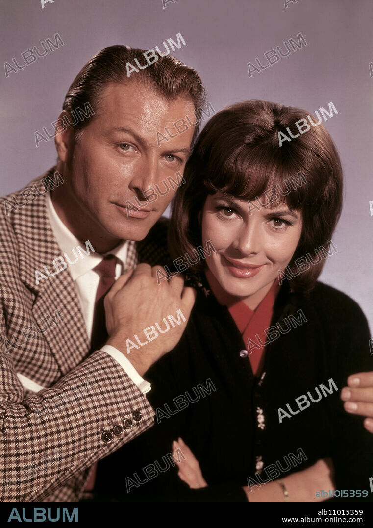 THE INVISIBLE CLAWS OF DR. MABUSE / Germany 1962 / Harald Reinl LEX BARKER (Joe Como) and KARIN DOR (Liane Martin), recording for 'Dr. Mabuse', 1962.