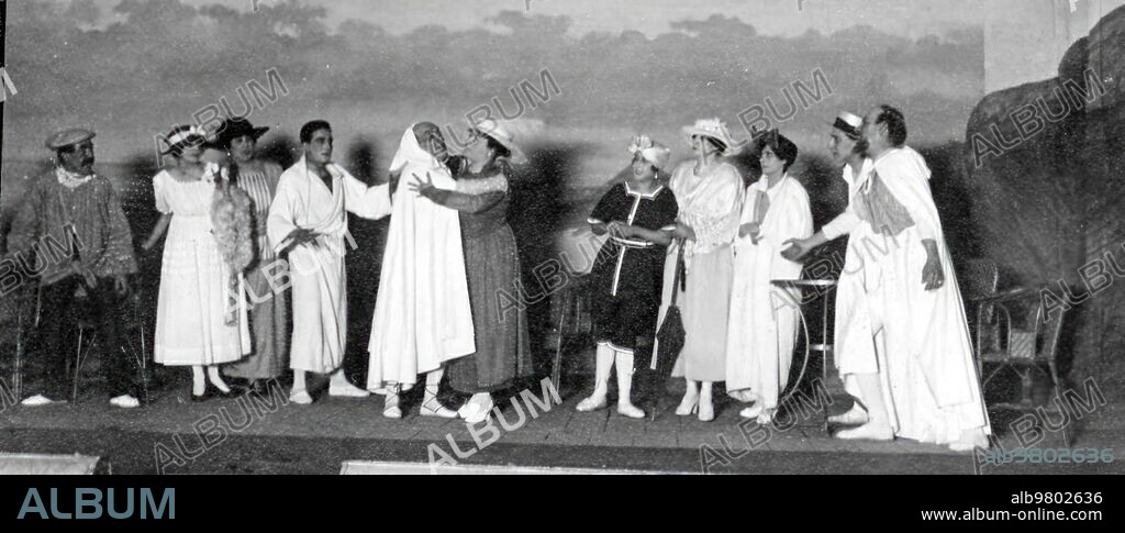 20 febrero 1919. Madrid. En el teatro de la Zarzuela. Una escena de la Comedia, en tres Actos, de  Ángel Caamaño, "Santander-Hotel", Estrenada anoche.