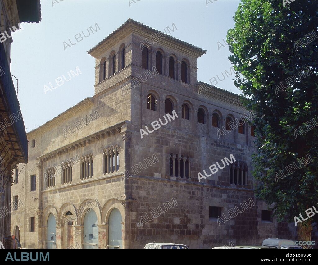 PALACIO DE LOS REYES DE NAVARRA TAMBIEN LLAMADO DE LOS DUQUES DE GRANADA DE EGA - SIGLO XII - ROMANICO NAVARRO.