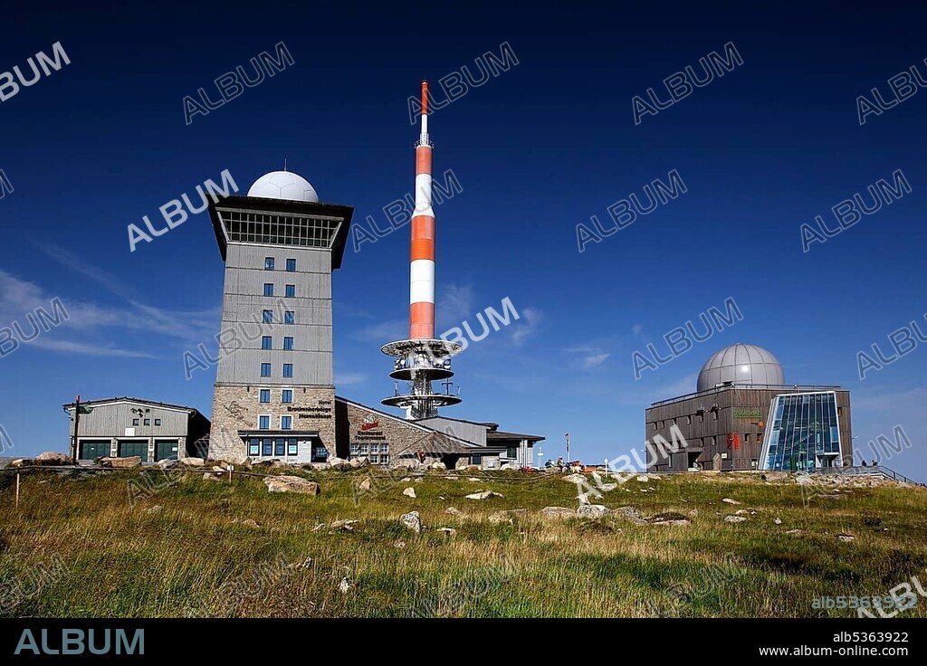 Former military facilities on the Brocken, listening stations, Stasi mosque, TV tower, Brocken hotel, antenna mast, Brocken house, visitor centre of the Harz National Park and museum, cloud house, refuge, Blocksberg, Brocken peak, summit pla.