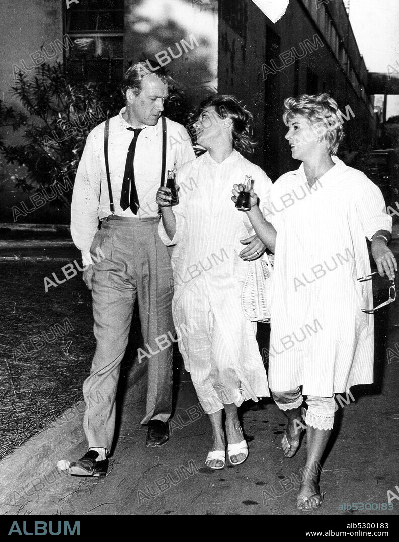 Raimondo vianello. sandra mondaini. delia scala. 1960. (Photo by: Marka/Universal Images Group via Getty Images).
