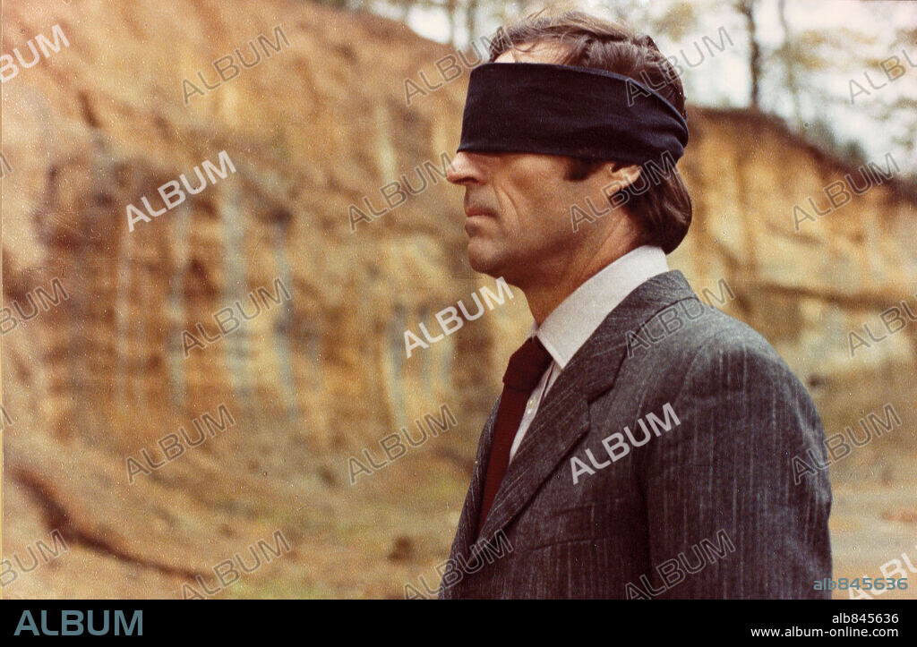 FREDERICK STAFFORD in SHADOWS UNSEEN, 1972 (ABUSO DI POTERE), directed by CAMILLO BAZZONI. Copyright MILVIA CINEMATOGRAFICA.