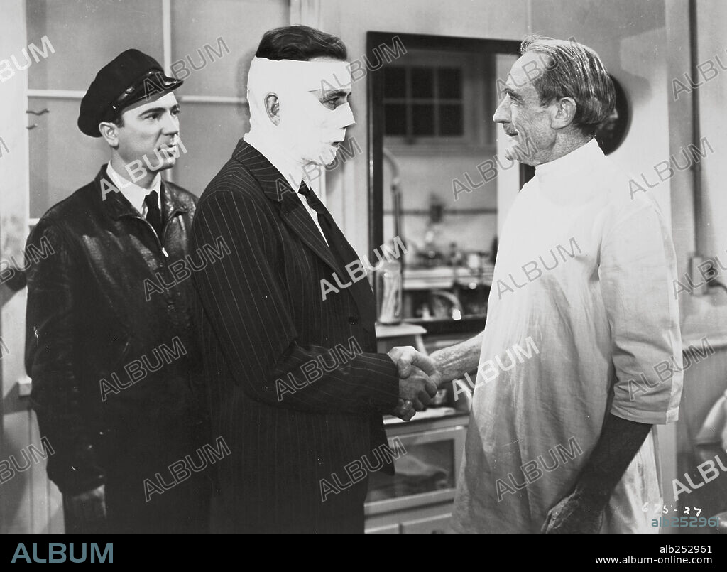 HUMPHREY BOGART in DARK PASSAGE, 1947, directed by DELMER DAVES. Copyright WARNER BROTHERS.