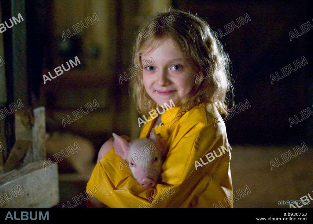 DAKOTA FANNING in CHARLOTTE'S WEB, 2006, directed by GARY WINICK. Copyright PARAMOUNT PICTURES / TOMASETTI, LISA.