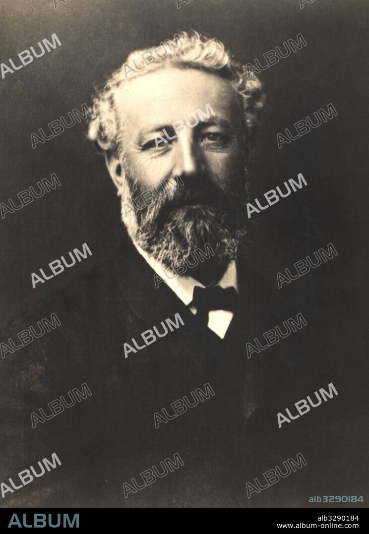 PAUL NADAR. Jules Verne (1828-1905), escritor francés especialmente conocido por sus novelas de aventuras basadas en temas científicos.