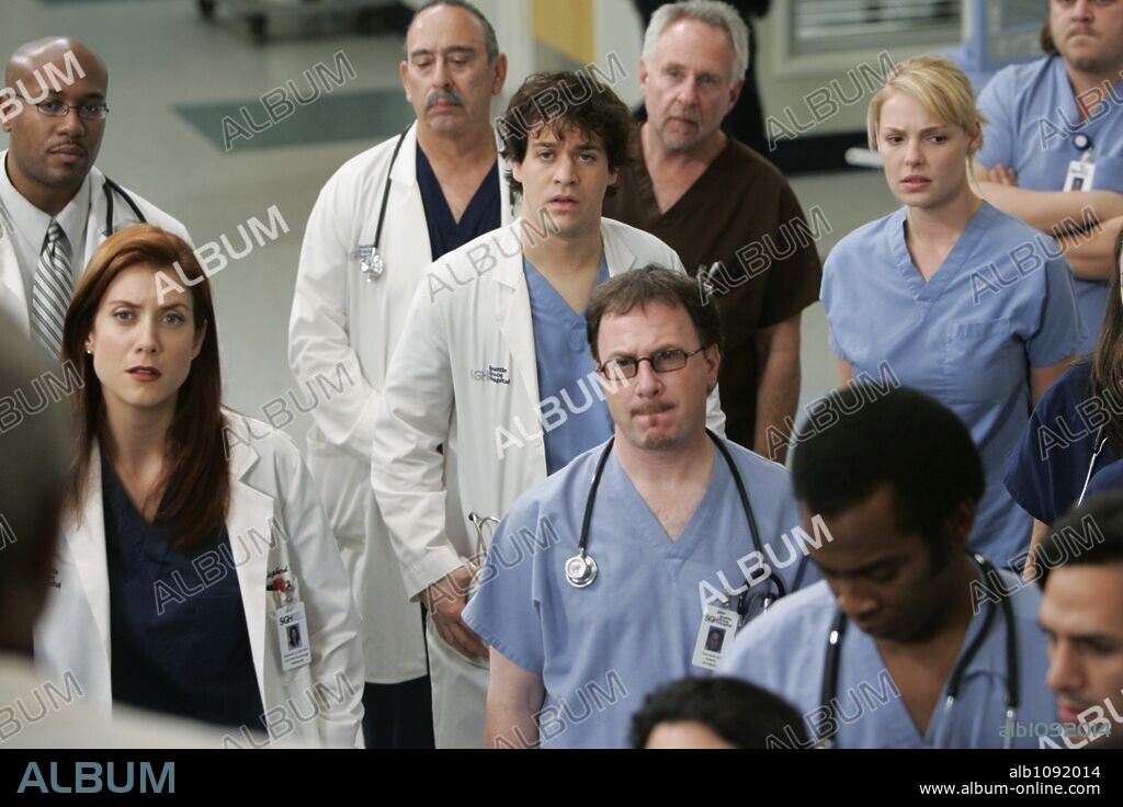 KATE WALSH, KATHERINE HEIGL und T. R. KNIGHT in GREY'S ANATOMY, 2005. Copyright TOUCHSTONE TELEVISION.