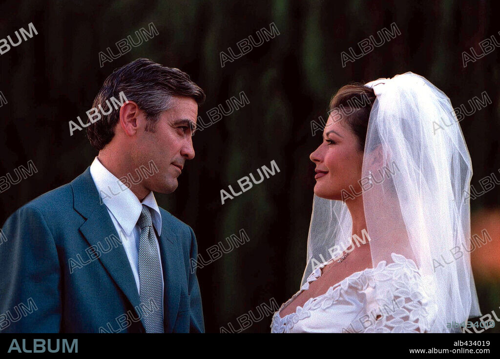 CATHERINE ZETA-JONES und GEORGE CLOONEY in INTOLERABLE CRUELTY, 2003, unter der Regie von ETHAN COEN und JOEL COEN. Copyright UNIVERSAL PICTURES.