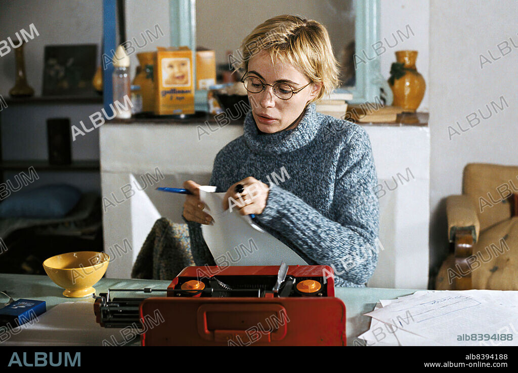 EMMANUELLE BEART in THE WITNESSES, 2007 (LES TEMOINS), directed by ANDRE TECHINE. Copyright SBS FILMS.