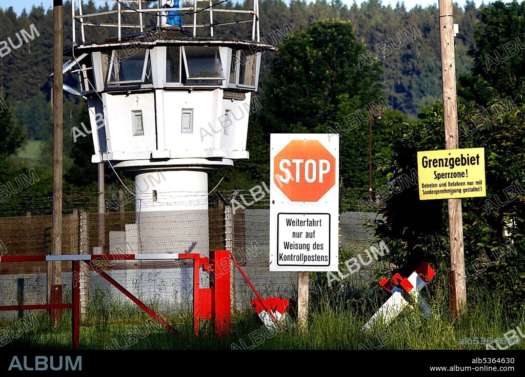 Warning signs at inner-German border, Stop sign, observation tower of the border troops of the GDR, border watchtower, GDR border tower in Mödlareuth, former divided city at the German-German border, Little Berlin, German-German museum, Cold War