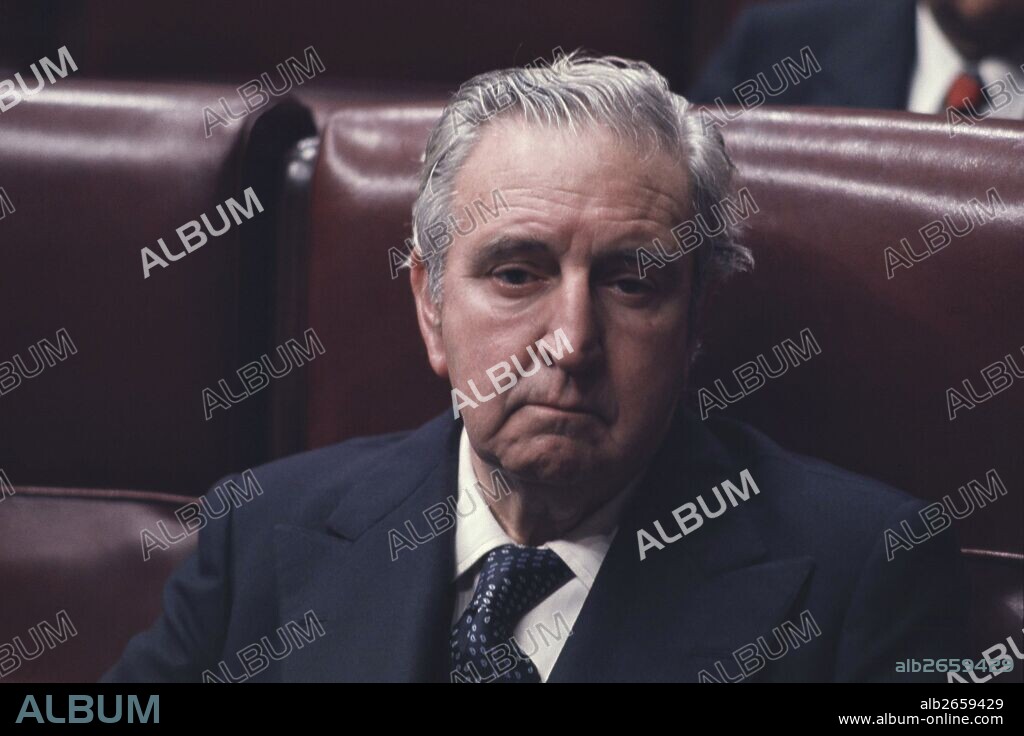 MARTIN ARTAJO , ALBERTO  POLITICO ESPAÑOL.  FOTOGRAFIADO EN SU ESCAÑO DE LAS CORTES FRANQUISTAS.