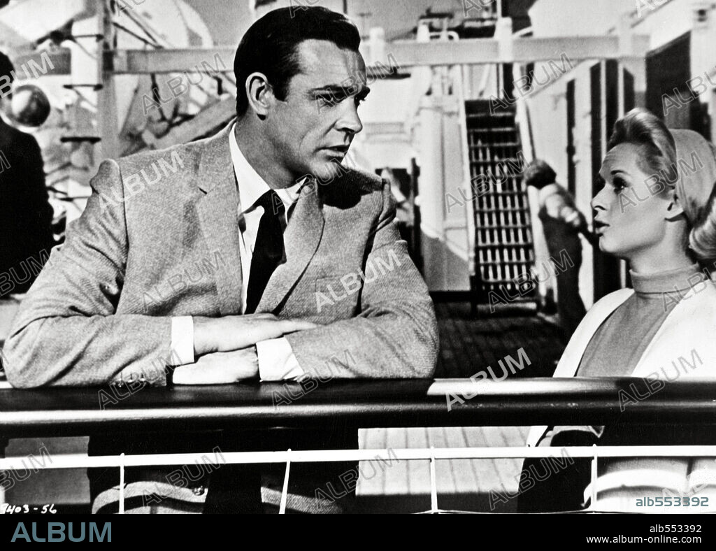 SEAN CONNERY and TIPPI HEDREN in MARNIE, 1964, directed by ALFRED HITCHCOCK. Copyright UNIVERSAL PICTURES.