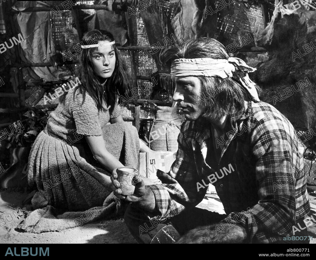 BURT LANCASTER and JEAN PETERS in APACHE, 1954, directed by ROBERT ALDRICH. Copyright UNITED ARTISTS/HECHT-HILL-LANCASTER.