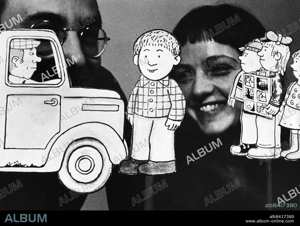 STOCKHOLM 19730201. Bodil Malmsten och Peter Csihas spelar in tretton nya delar med figuren Benny. Foto: Sam Stadener / SCANPIX kod 55 . ** SVD OUT **.
